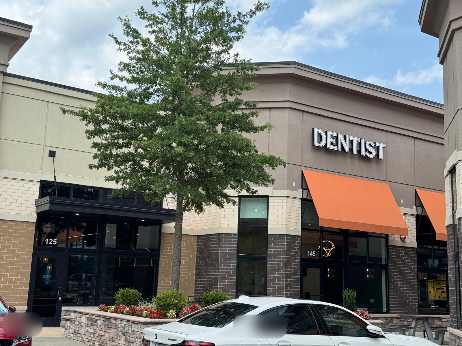 Exterior de LeesPike Dental—atención de emergencia en Sterling, VA